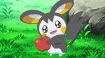 Emolga_holding_an_apple.jpg